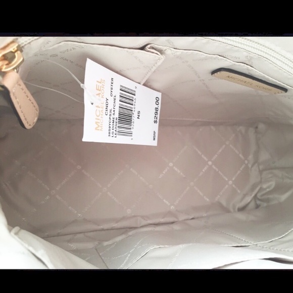 Michael Kors Large Leather Dome Satchel - Picture 2 of 7